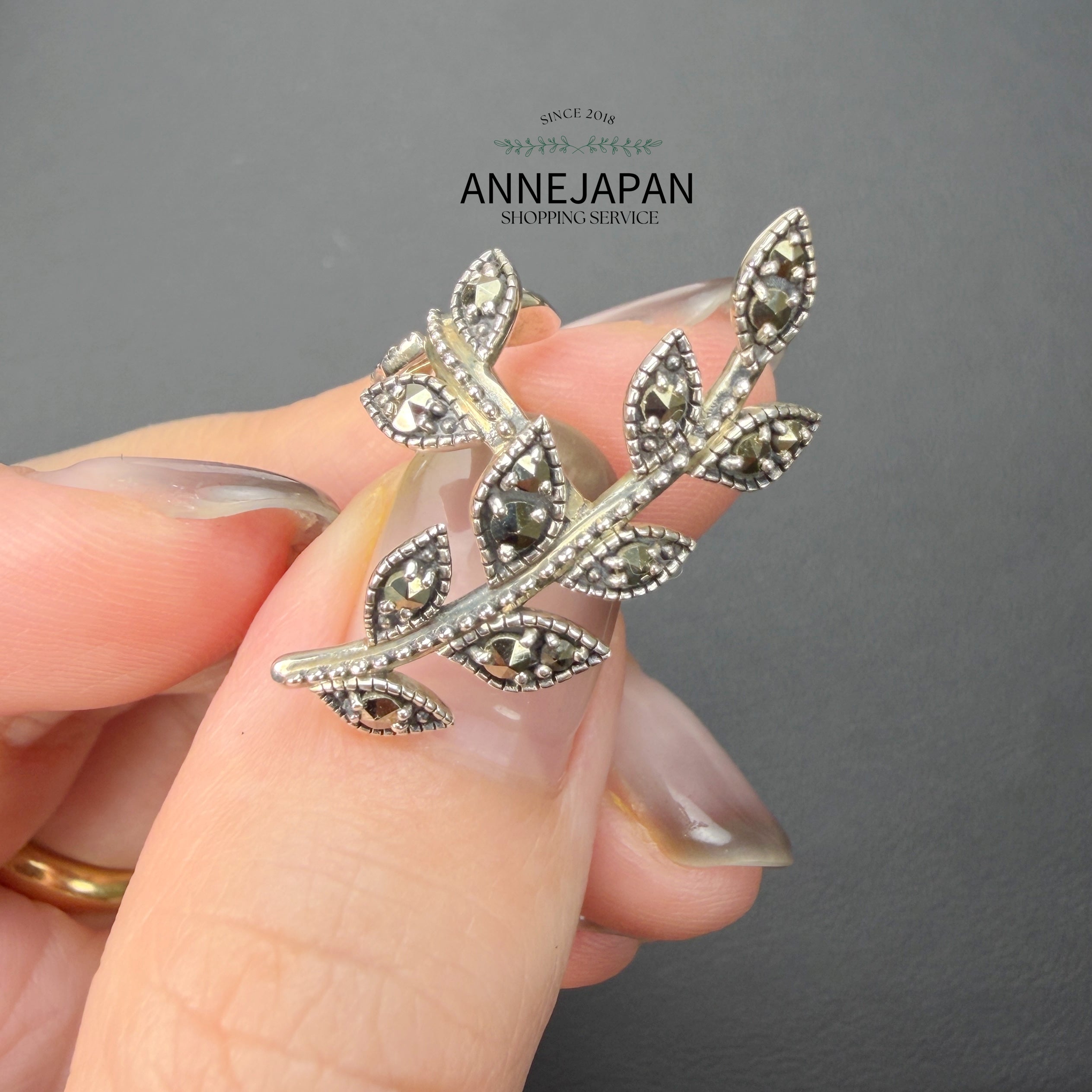 Silver925 純銀、黃鐵礦復古燻黑工藝 × 葉片曲線設計耳骨夾（單耳販售）