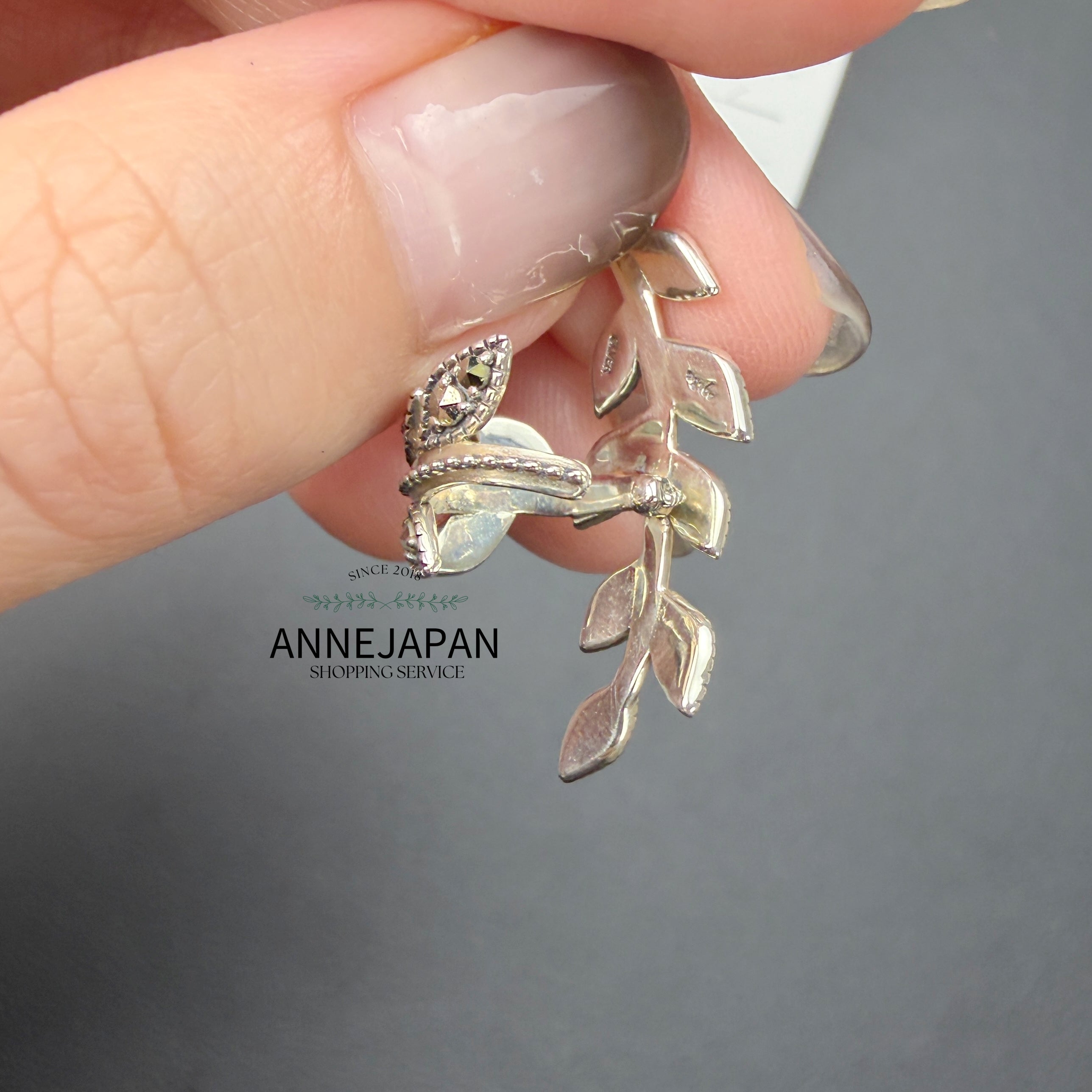 Silver925 純銀、黃鐵礦復古燻黑工藝 × 葉片曲線設計耳骨夾（單耳販售）