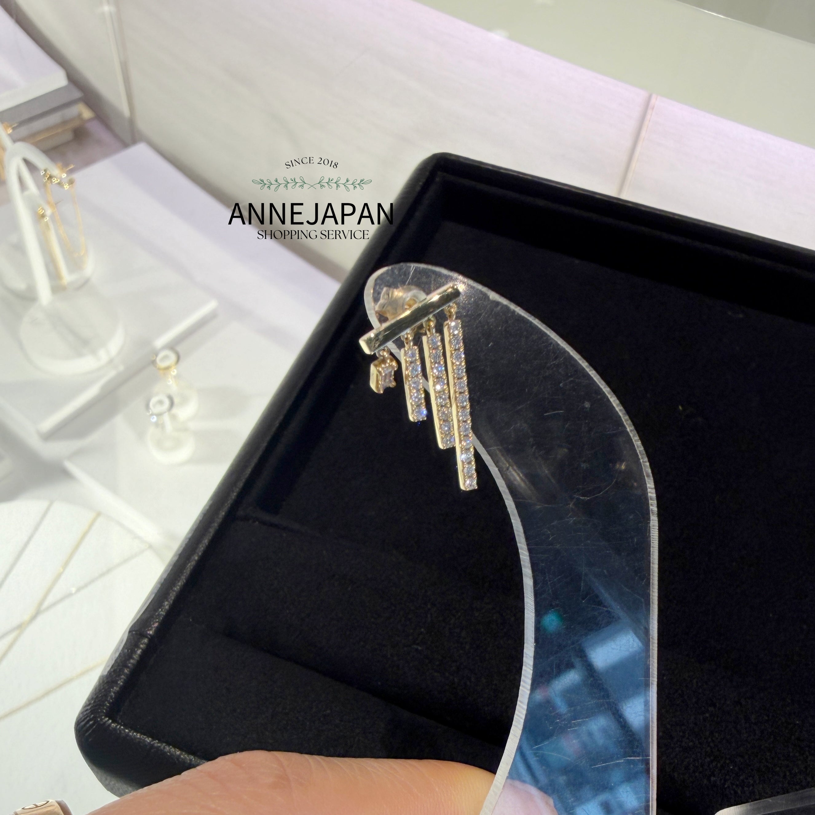 Chandelier Baguette 單鑽流蘇耳環18K黃金／天然鑽石約 0.15 ct