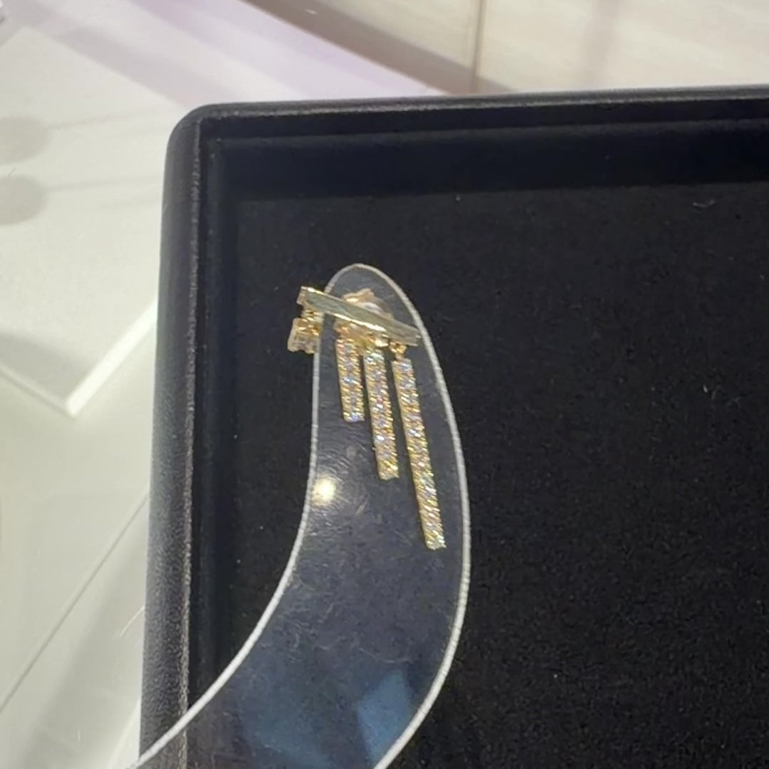 Chandelier Baguette 單鑽流蘇耳環18K黃金／天然鑽石約 0.15 ct
