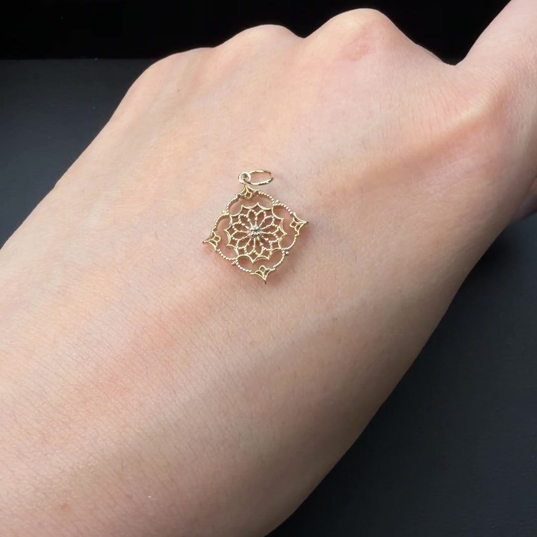 10K金天然鑽石Arabesque 異國幾何鏤空花紋吊墜